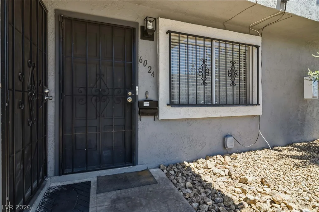 6024 Pebble Beach, Las Vegas, NV 89108
