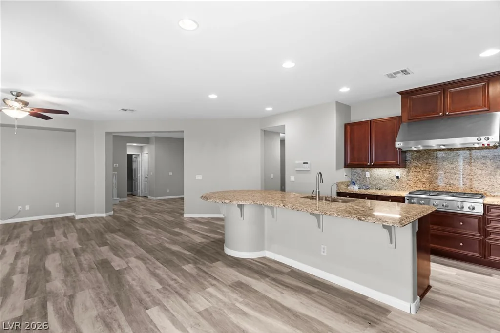 9335 Enchanted Grove, Las Vegas, NV 89149