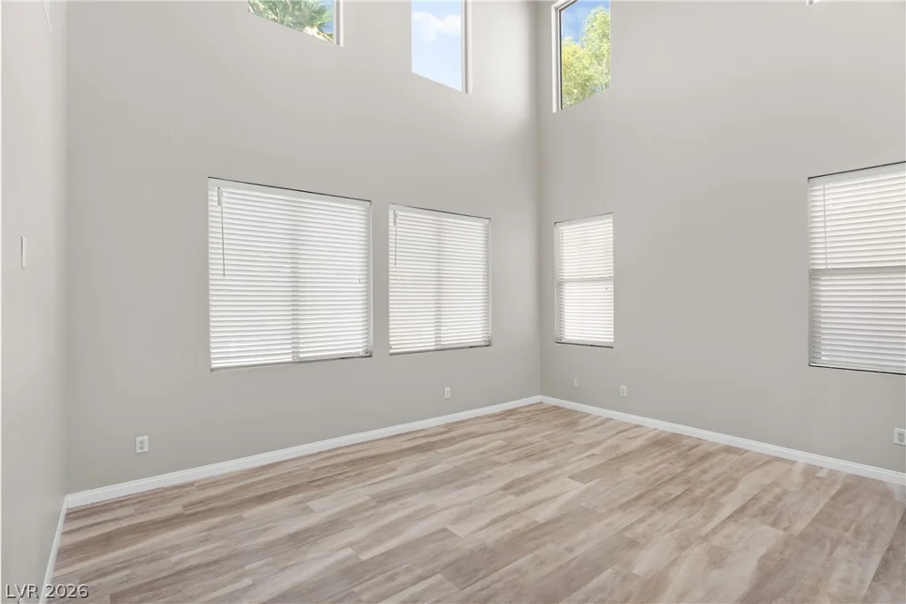 9335 Enchanted Grove, Las Vegas, NV 89149