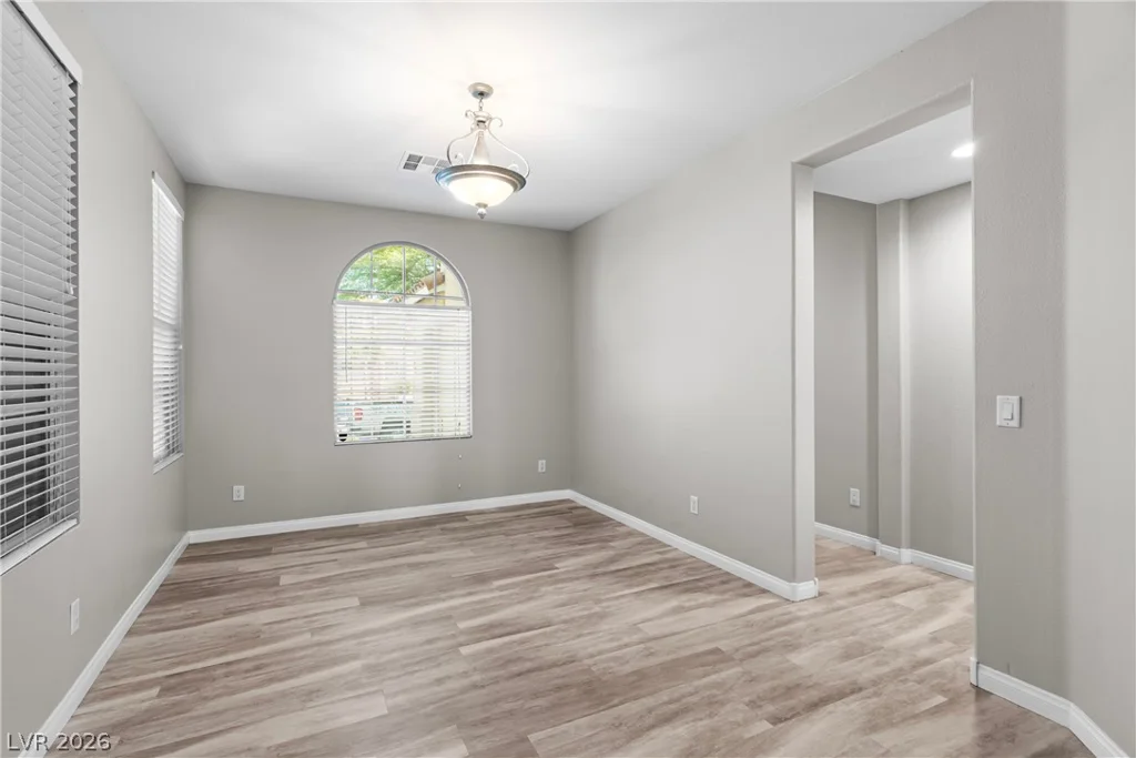 9335 Enchanted Grove, Las Vegas, NV 89149