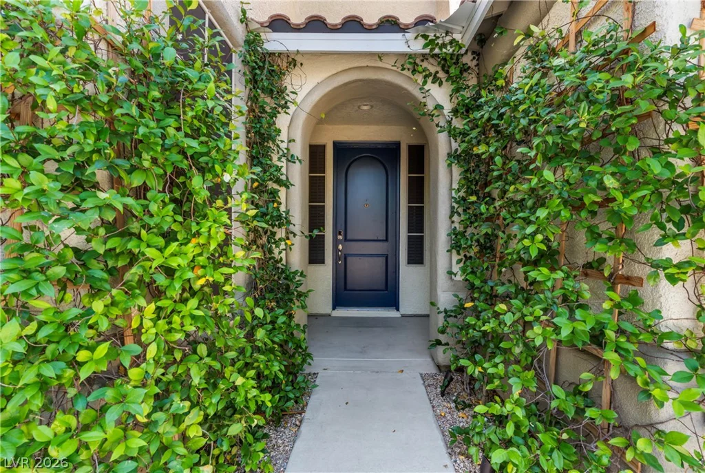 9335 Enchanted Grove, Las Vegas, NV 89149