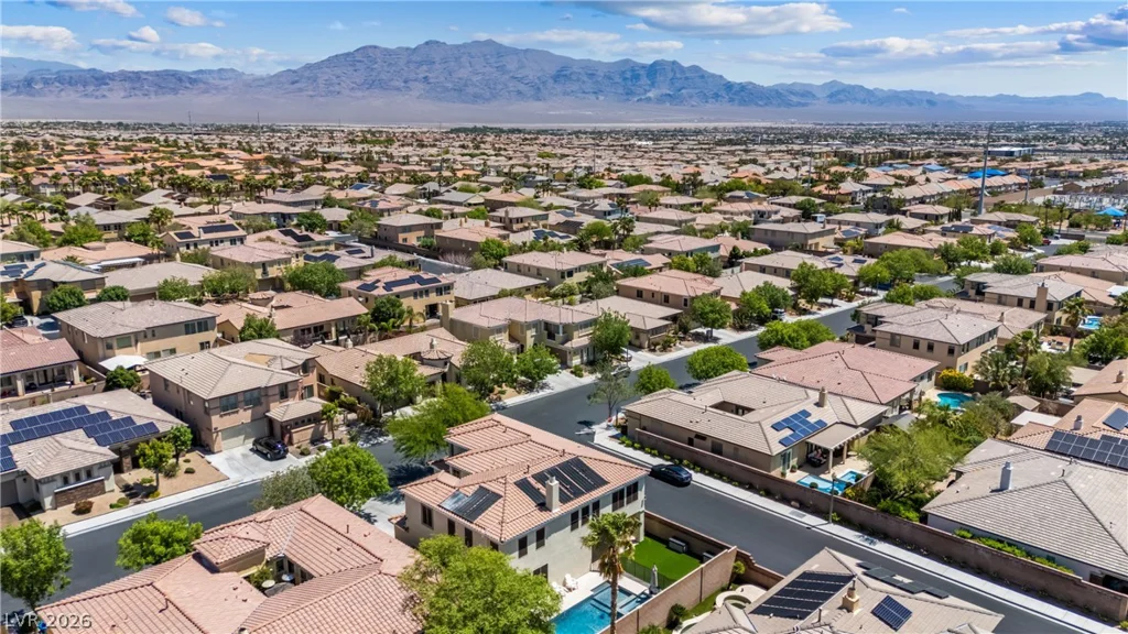 9335 Enchanted Grove, Las Vegas, NV 89149