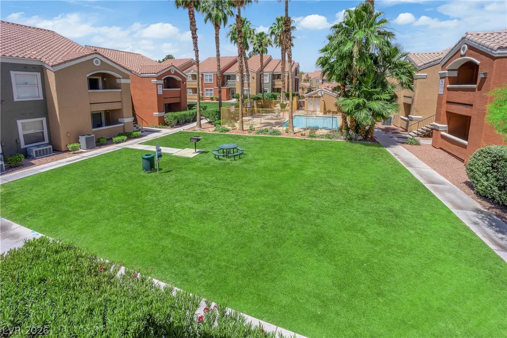 8101 Flamingo, Las Vegas, NV 89147