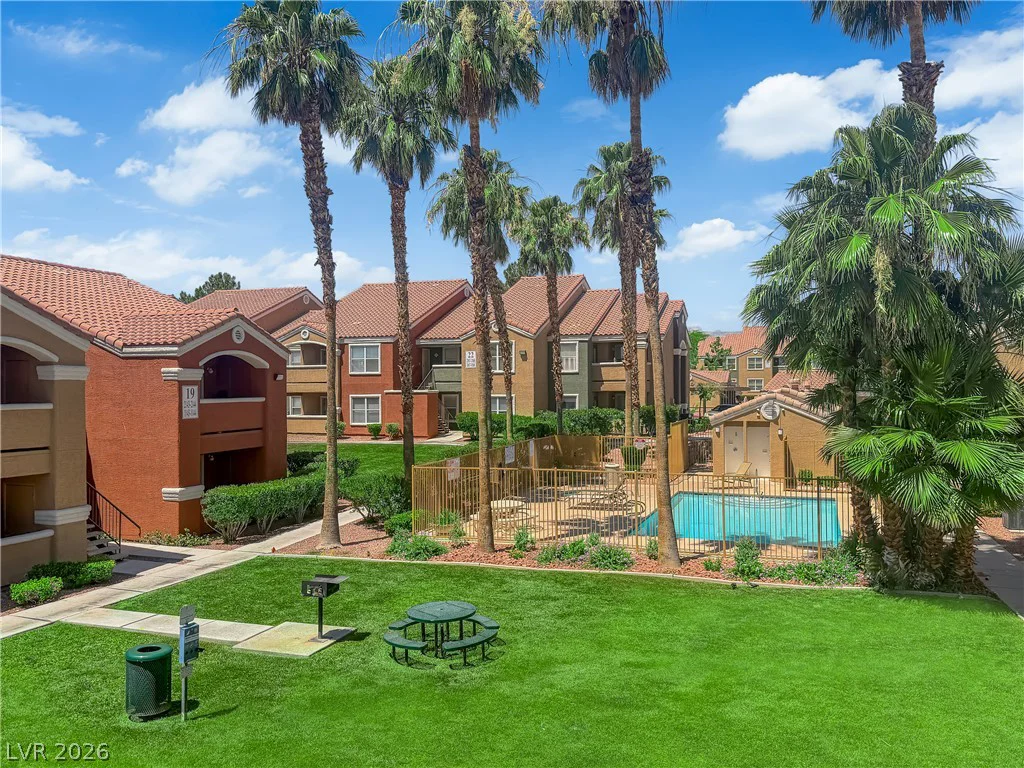 8101 Flamingo, Las Vegas, NV 89147
