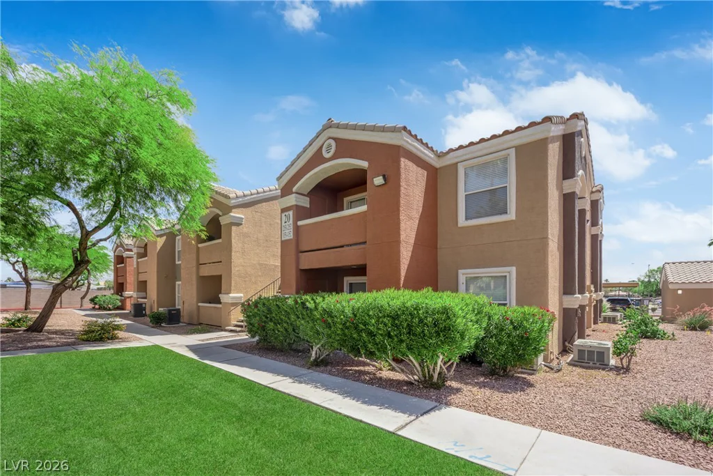 8101 Flamingo, Las Vegas, NV 89147