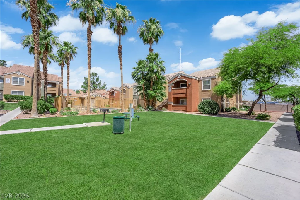 8101 Flamingo, Las Vegas, NV 89147