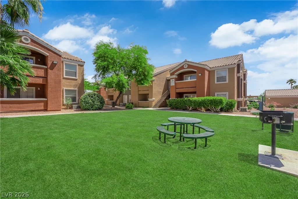 8101 Flamingo, Las Vegas, NV 89147