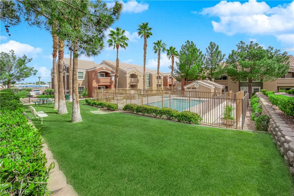 8101 Flamingo, Las Vegas, NV 89147