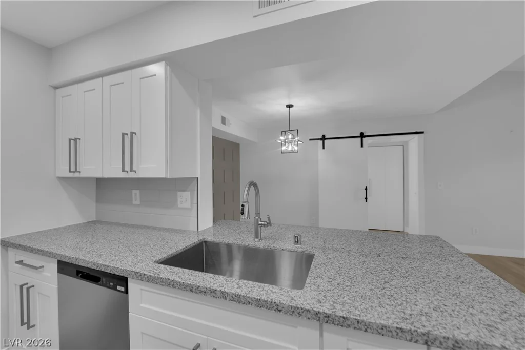 8101 Flamingo, Las Vegas, NV 89147