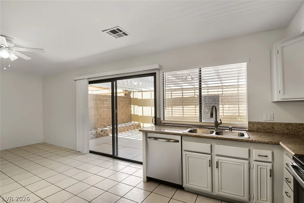 3249 Liahona, Las Vegas, NV 89121
