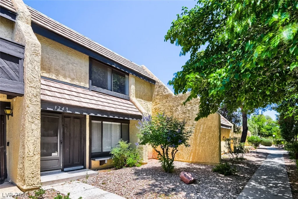 3249 Liahona, Las Vegas, NV 89121