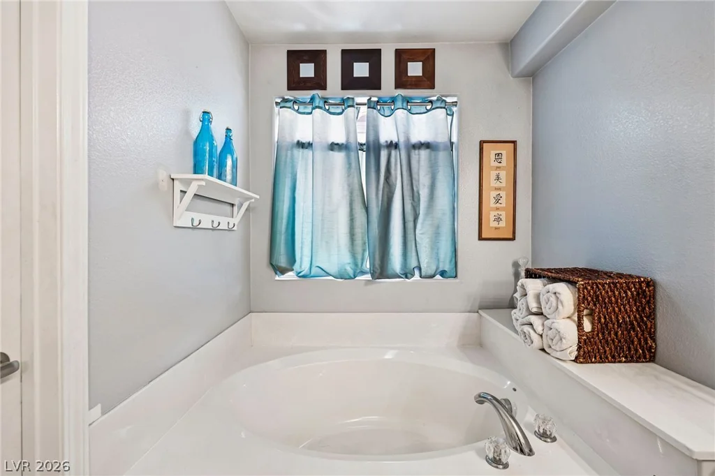 8342 Fort Hallock, Las Vegas, NV 89131
