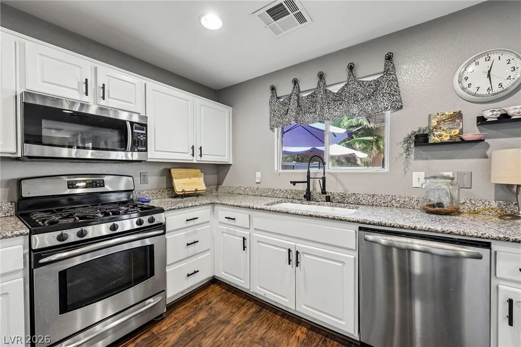 8342 Fort Hallock, Las Vegas, NV 89131