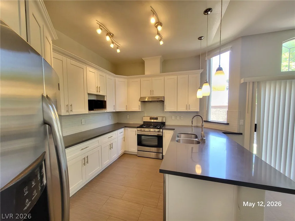 10124 Hill Country, Las Vegas, NV 89134