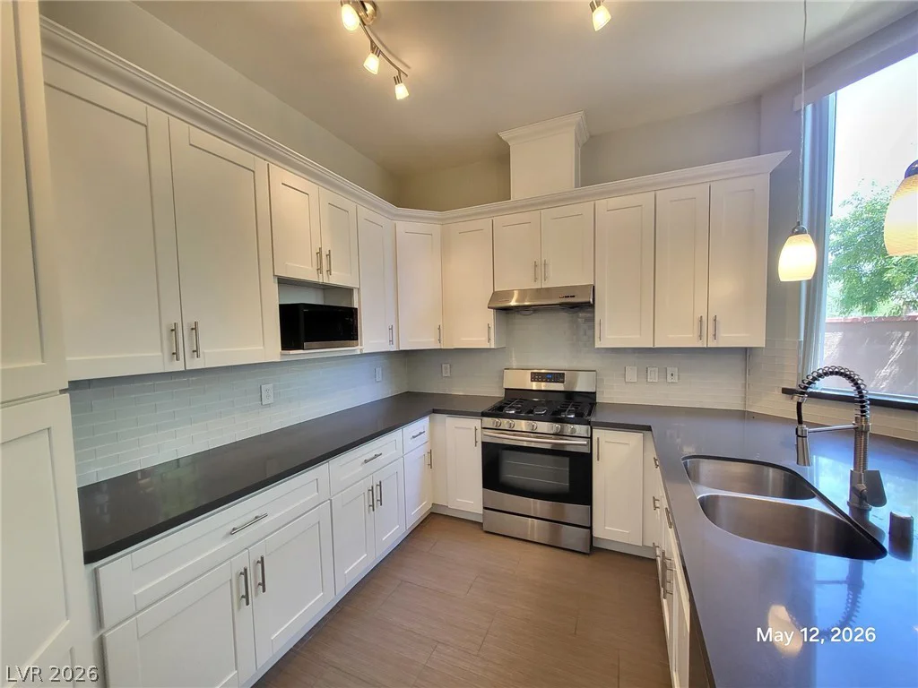 10124 Hill Country, Las Vegas, NV 89134