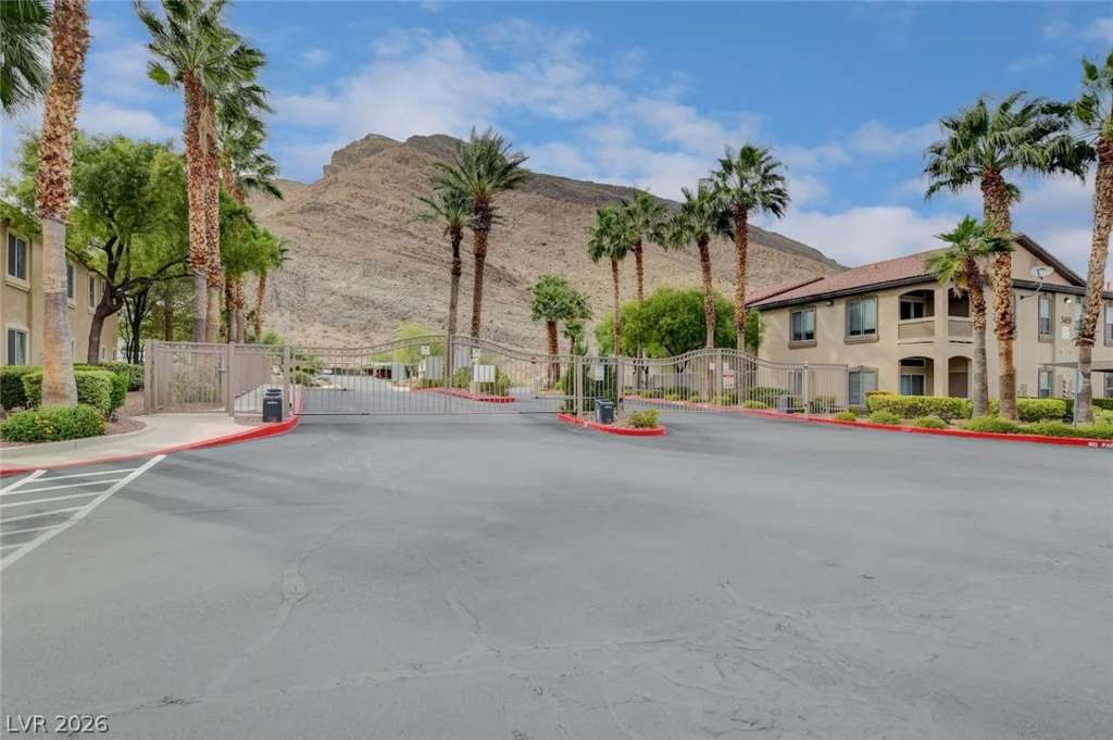 10650 Calico Mountain, Las Vegas, NV 89129