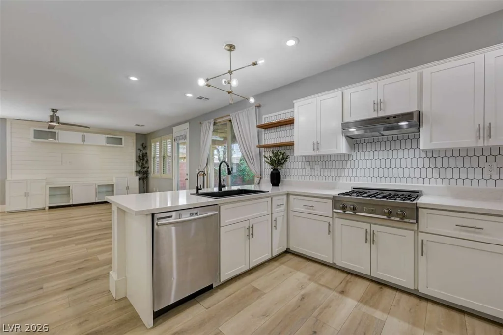 10501 Winter Grass, Las Vegas, NV 89135