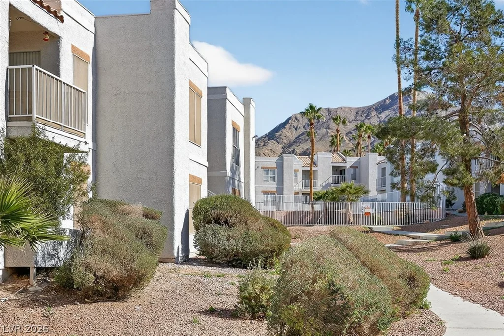 6800 Lake Mead, Las Vegas, NV 89156