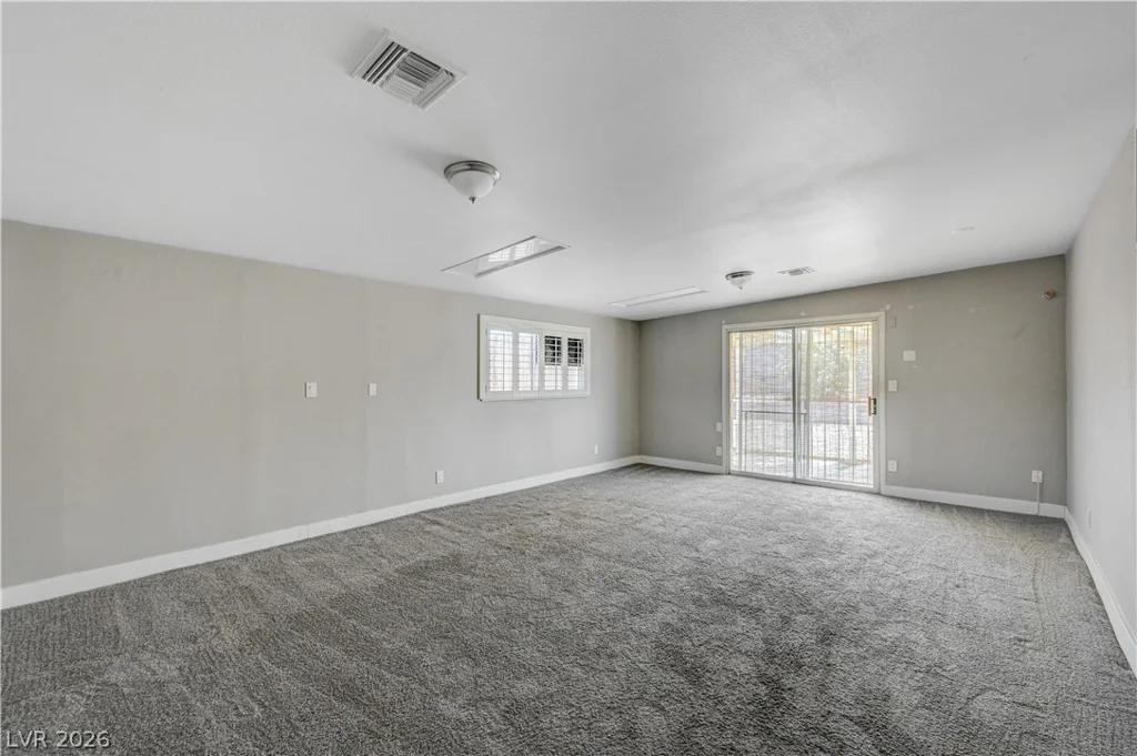 6261 Newville, Las Vegas, NV 89103