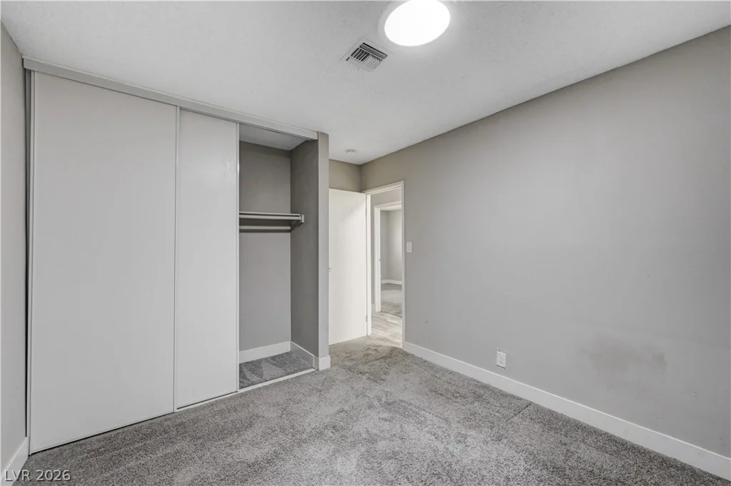 6261 Newville, Las Vegas, NV 89103