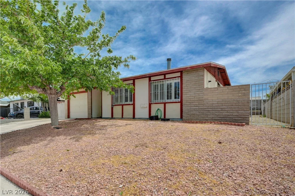 6261 Newville, Las Vegas, NV 89103