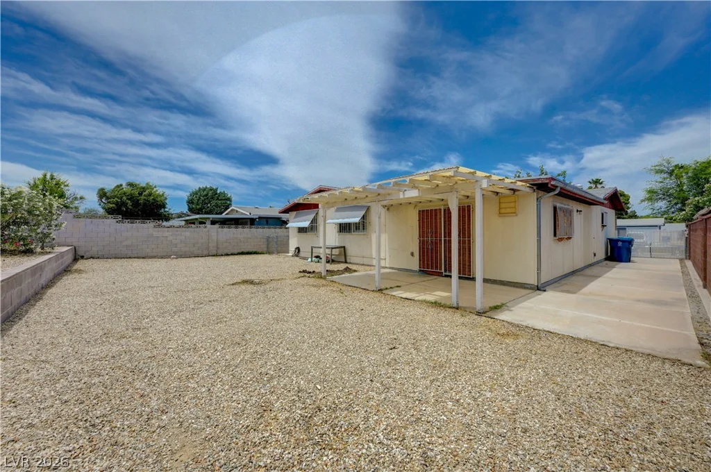 6261 Newville, Las Vegas, NV 89103