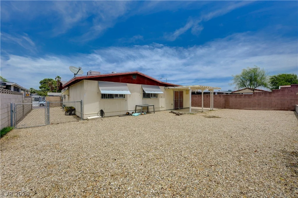 6261 Newville, Las Vegas, NV 89103