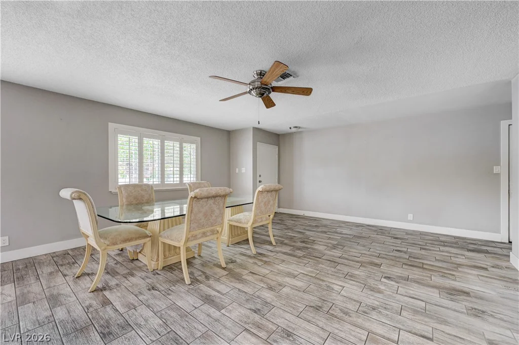 6261 Newville, Las Vegas, NV 89103