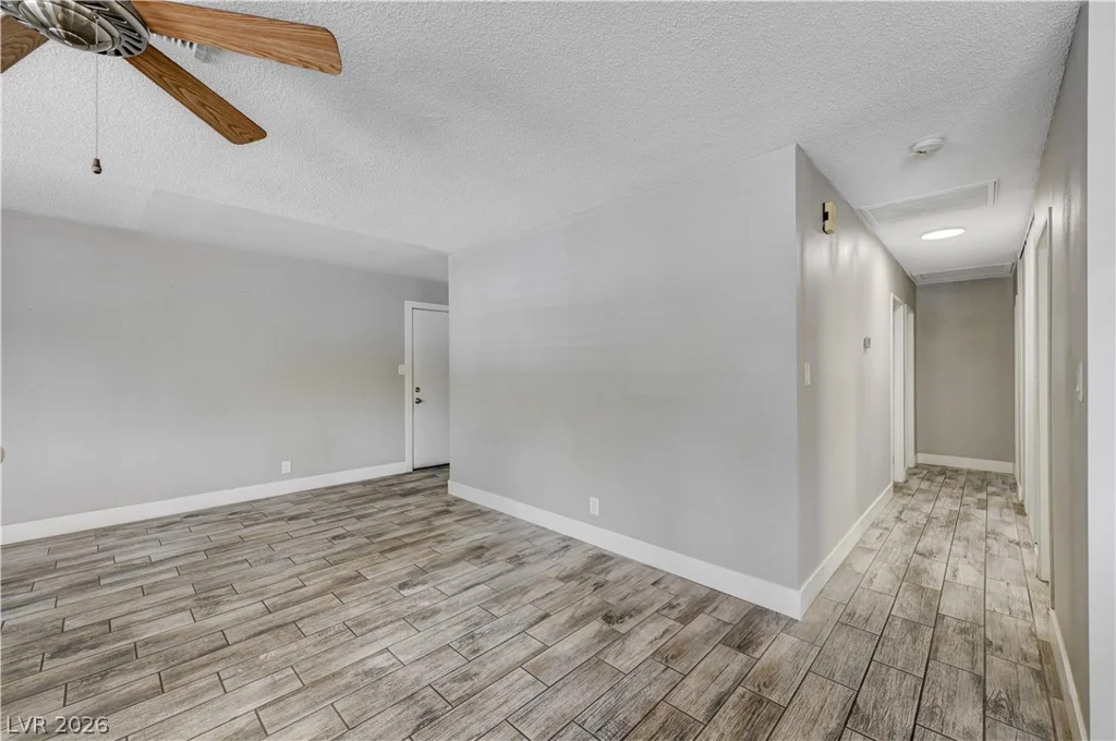 6261 Newville, Las Vegas, NV 89103