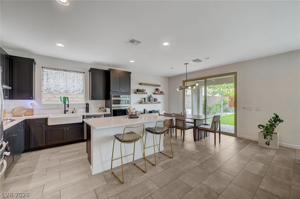 2557 Iron Crest, Las Vegas, NV 89138