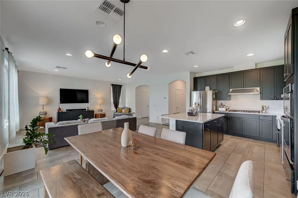 2557 Iron Crest, Las Vegas, NV 89138