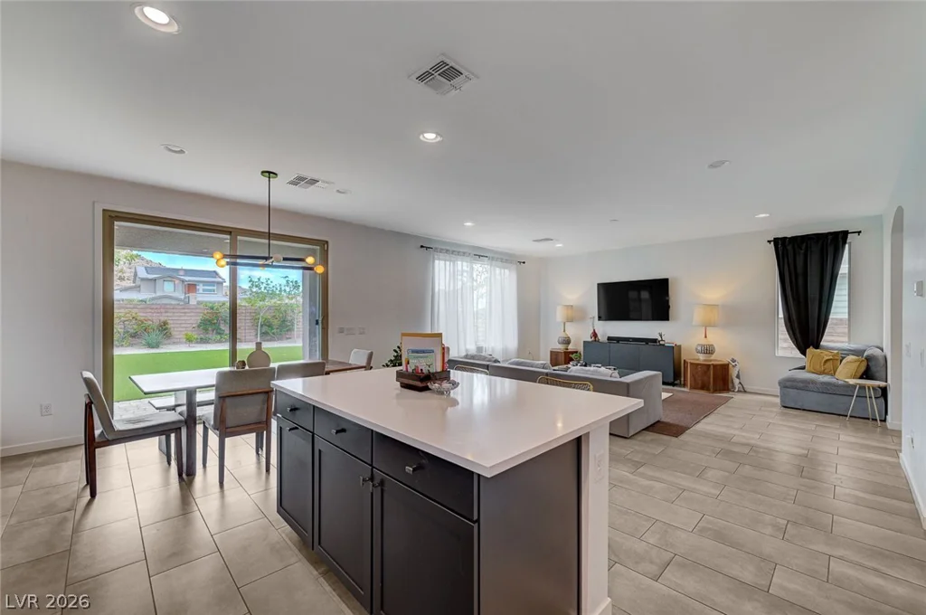 2557 Iron Crest, Las Vegas, NV 89138
