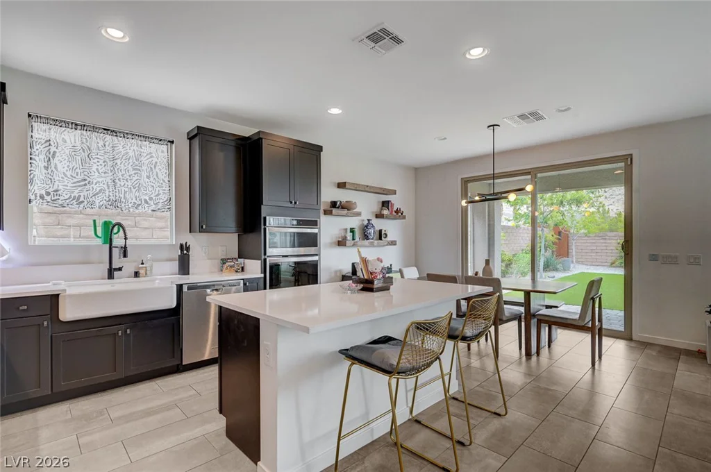 2557 Iron Crest, Las Vegas, NV 89138