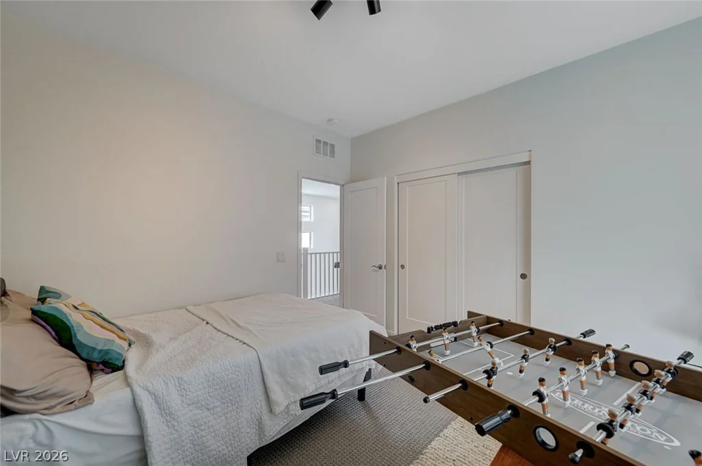 2557 Iron Crest, Las Vegas, NV 89138
