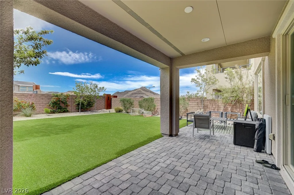 2557 Iron Crest, Las Vegas, NV 89138
