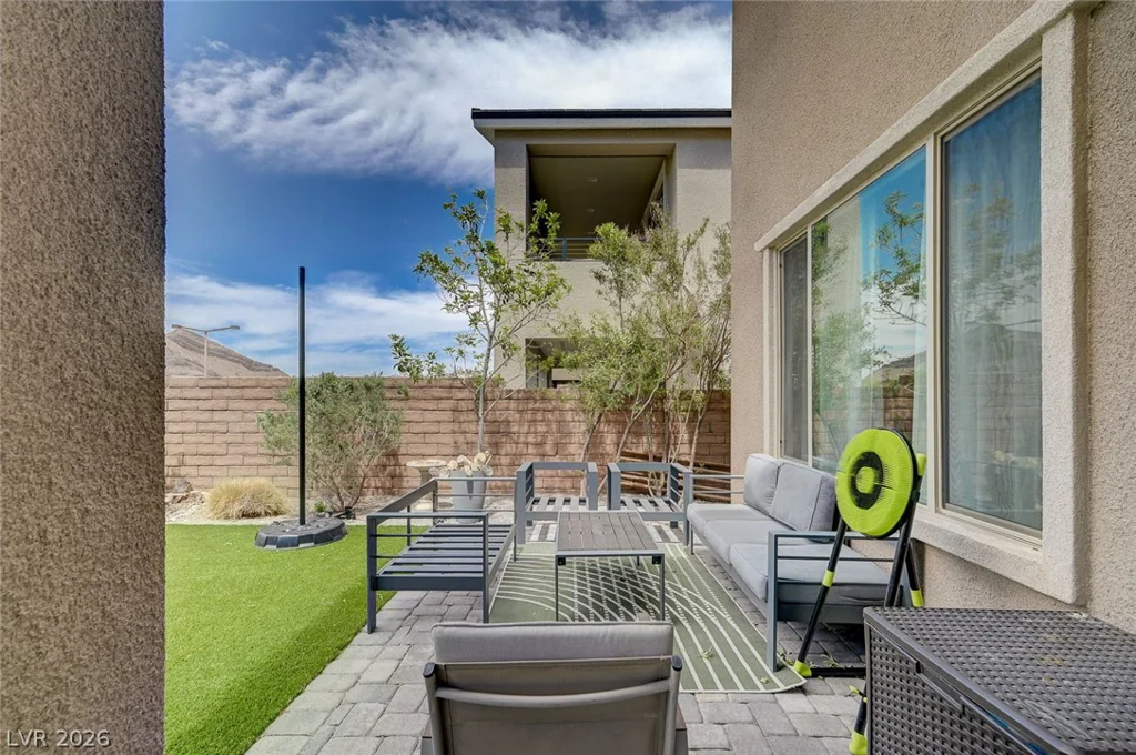 2557 Iron Crest, Las Vegas, NV 89138