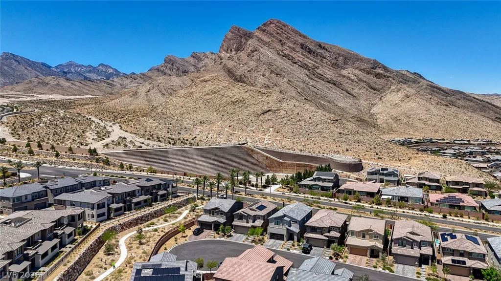 2557 Iron Crest, Las Vegas, NV 89138