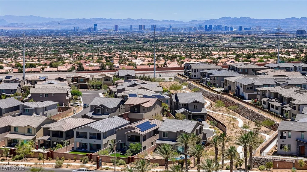 2557 Iron Crest, Las Vegas, NV 89138