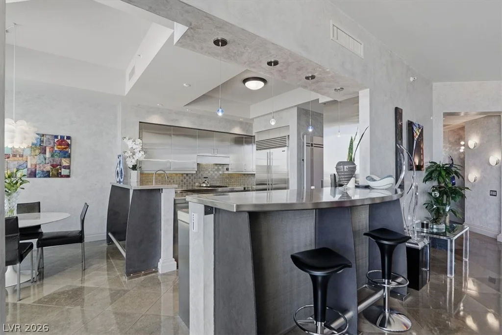 2877 Paradise, Las Vegas, NV 89109
