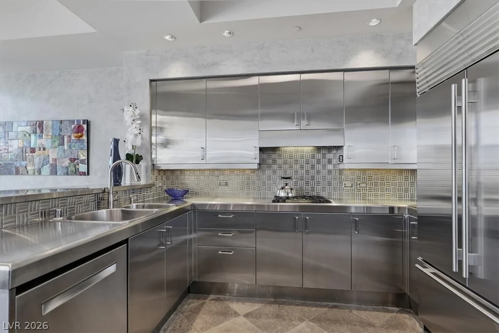 2877 Paradise, Las Vegas, NV 89109