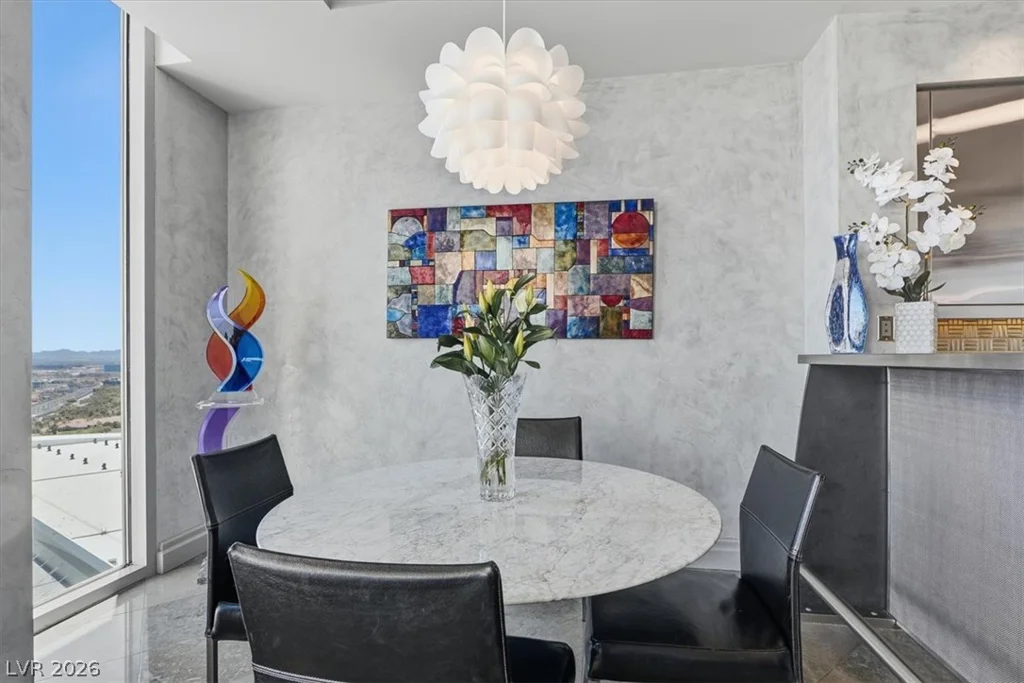 2877 Paradise, Las Vegas, NV 89109