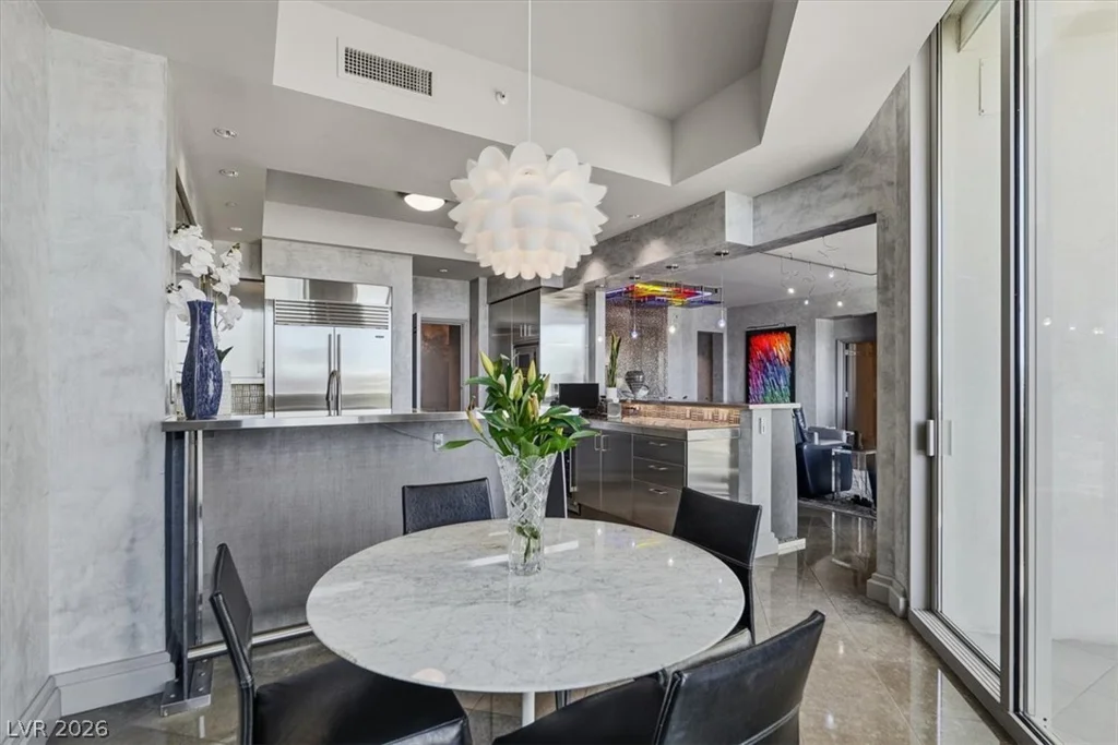 2877 Paradise, Las Vegas, NV 89109