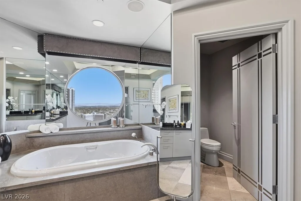 2877 Paradise, Las Vegas, NV 89109