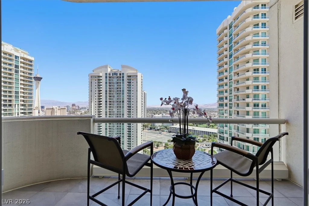 2877 Paradise, Las Vegas, NV 89109