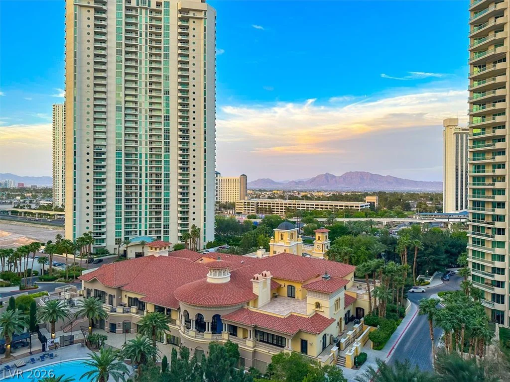 2877 Paradise, Las Vegas, NV 89109