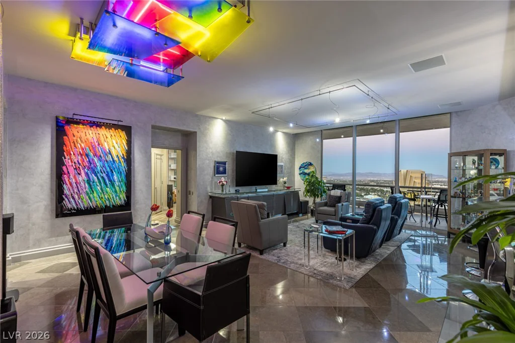 2877 Paradise, Las Vegas, NV 89109