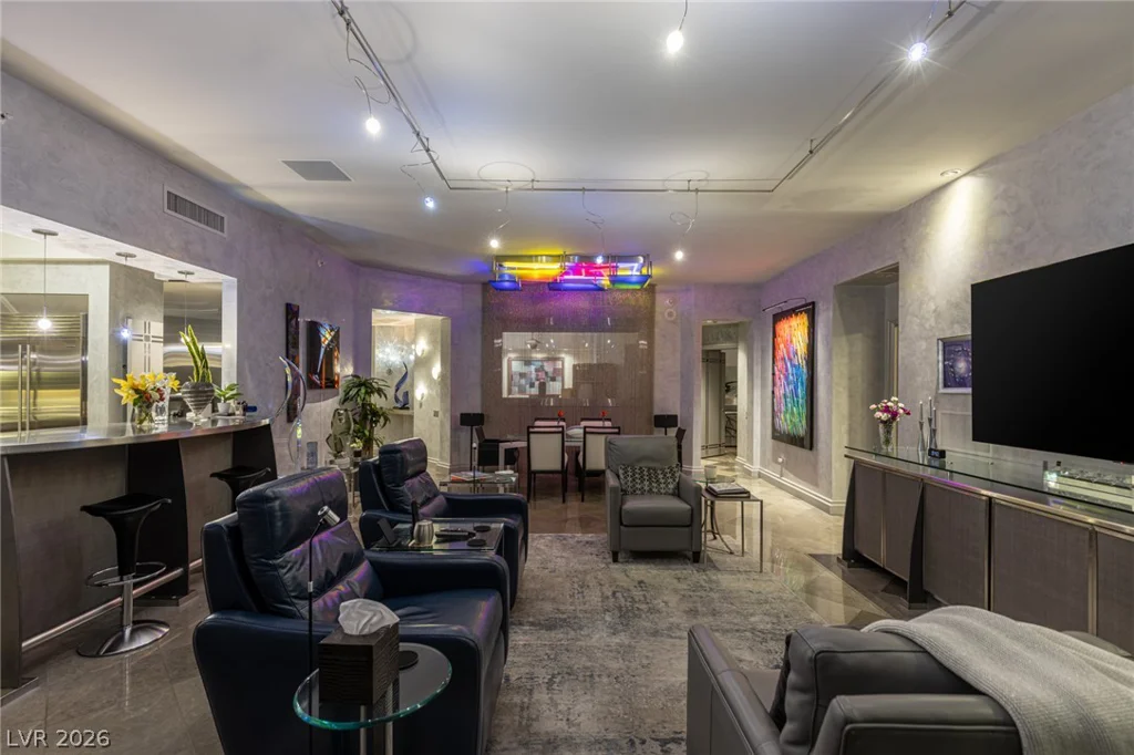 2877 Paradise, Las Vegas, NV 89109