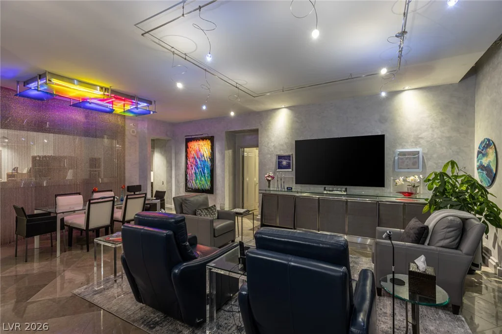 2877 Paradise, Las Vegas, NV 89109