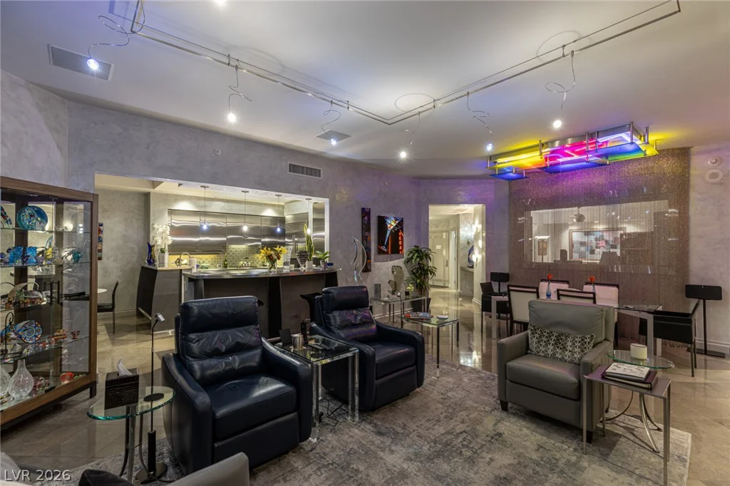 2877 Paradise, Las Vegas, NV 89109