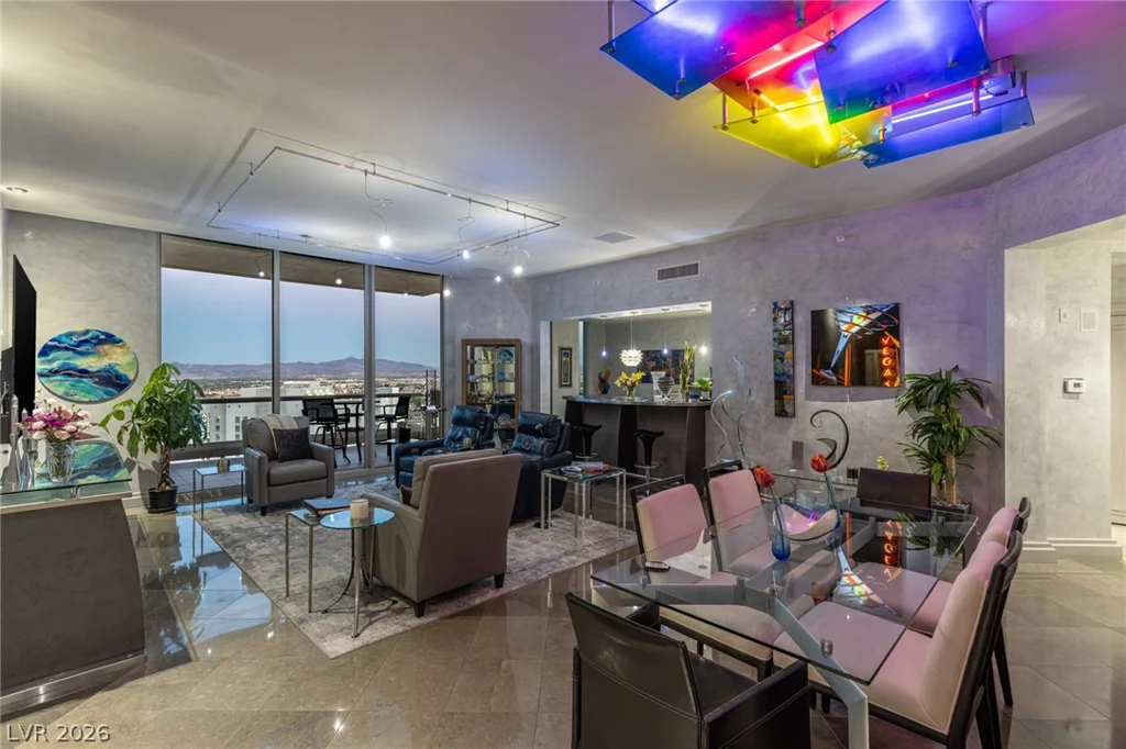 2877 Paradise, Las Vegas, NV 89109
